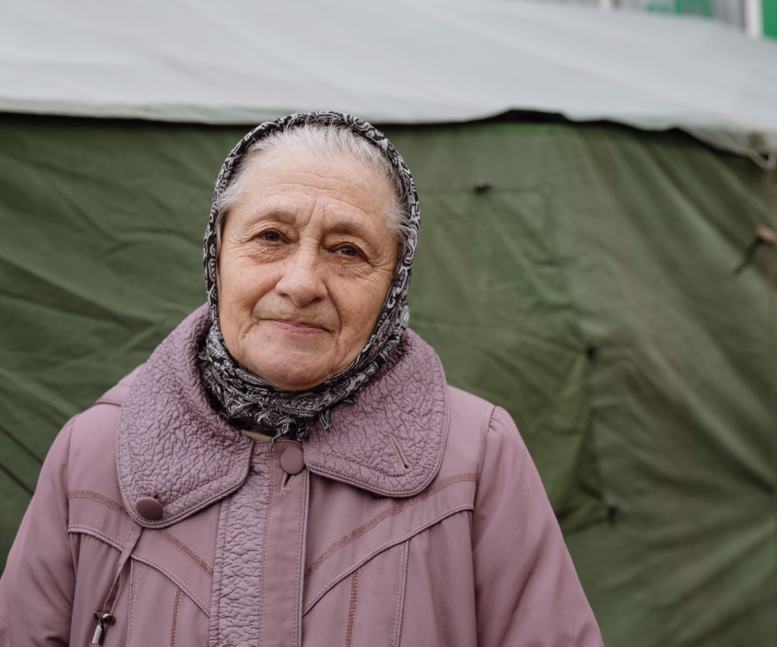 Ekaterina, 70 Jahre, aus der Ukraine. Copyright HelpAge International 2022