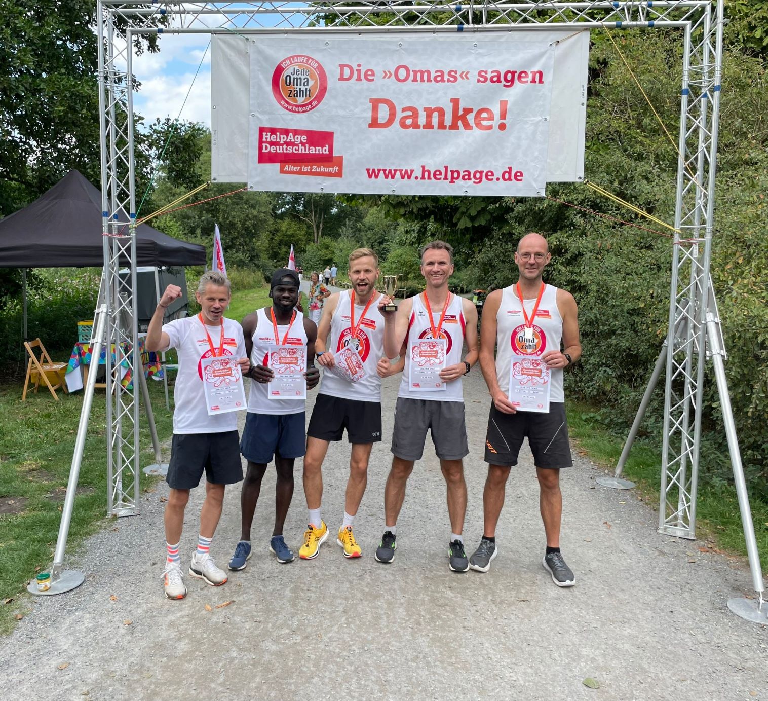 foto_6h-lauf_oma-staffel_had_2022-1662044177.jpg