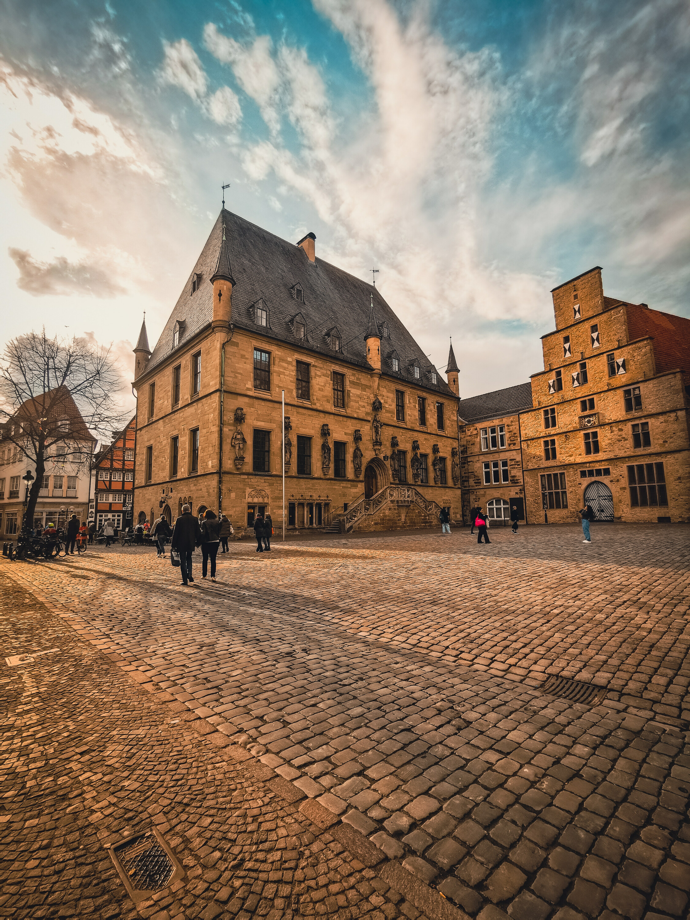csr_fs_rathaus_c_karim-tabaneh_pexels.jpg