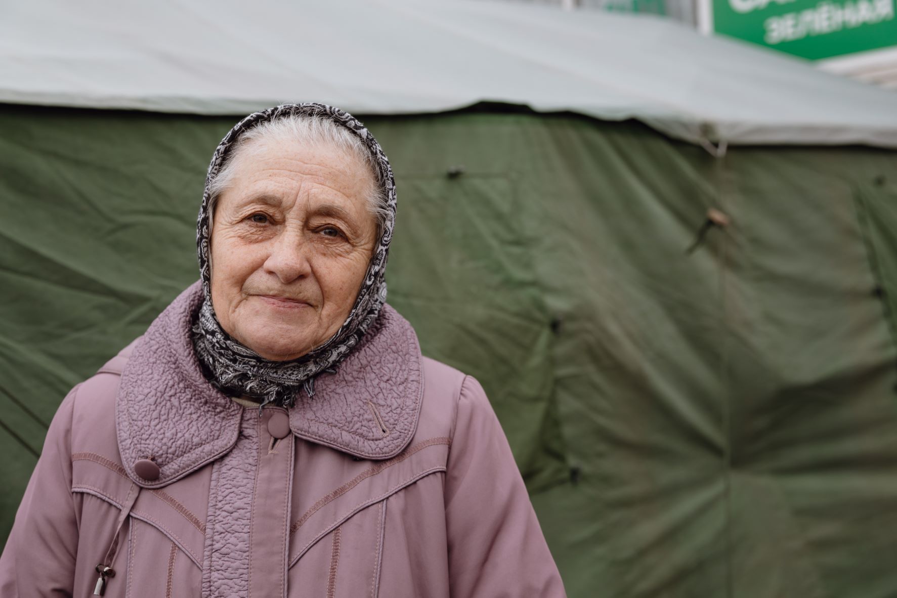 Ekaterina, 70 Jahre, aus der Ukraine. Copyright HelpAge International 2022