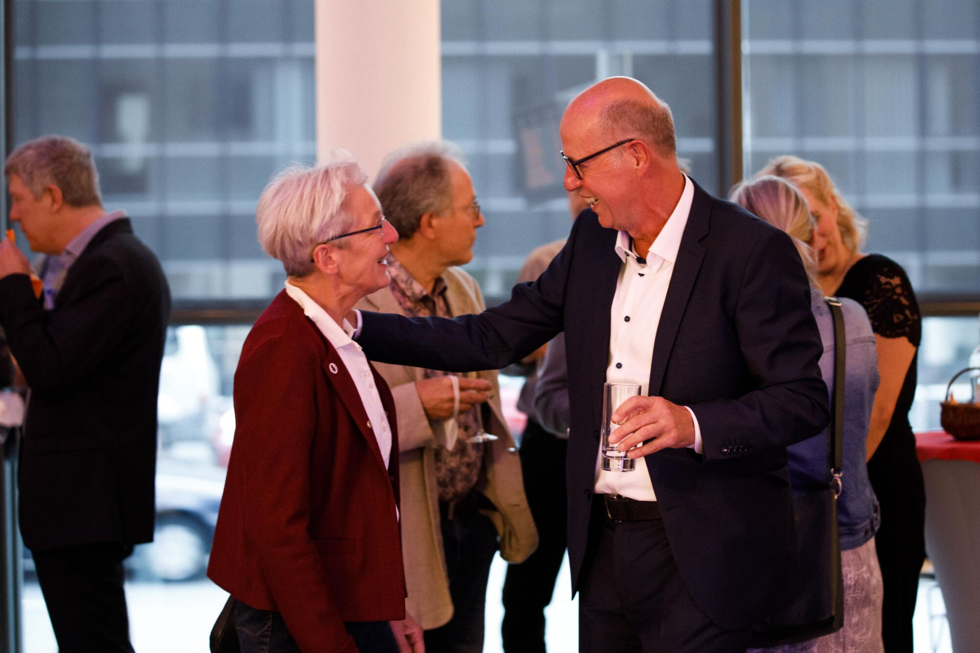 Auch ehemalige Mitarbeitende der ersten Stunde verabschiedeten sich persönlich.