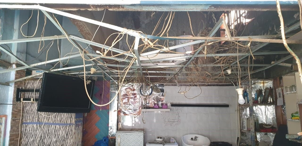 Zerstörter Friseurslon von Georges Gebran.