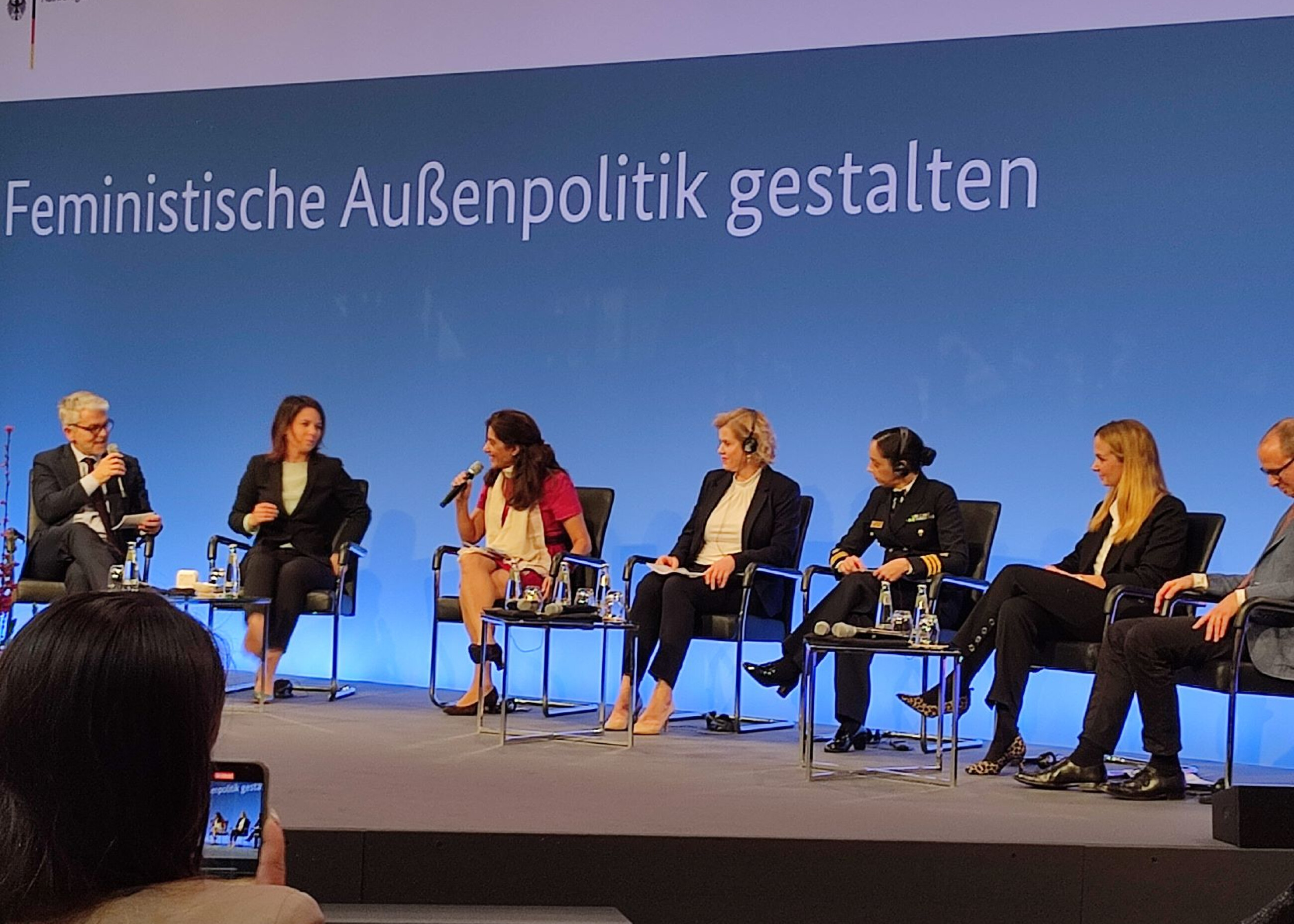 Foto von der Podiumsdiskussion im Auswärtigen Amt, März 2023